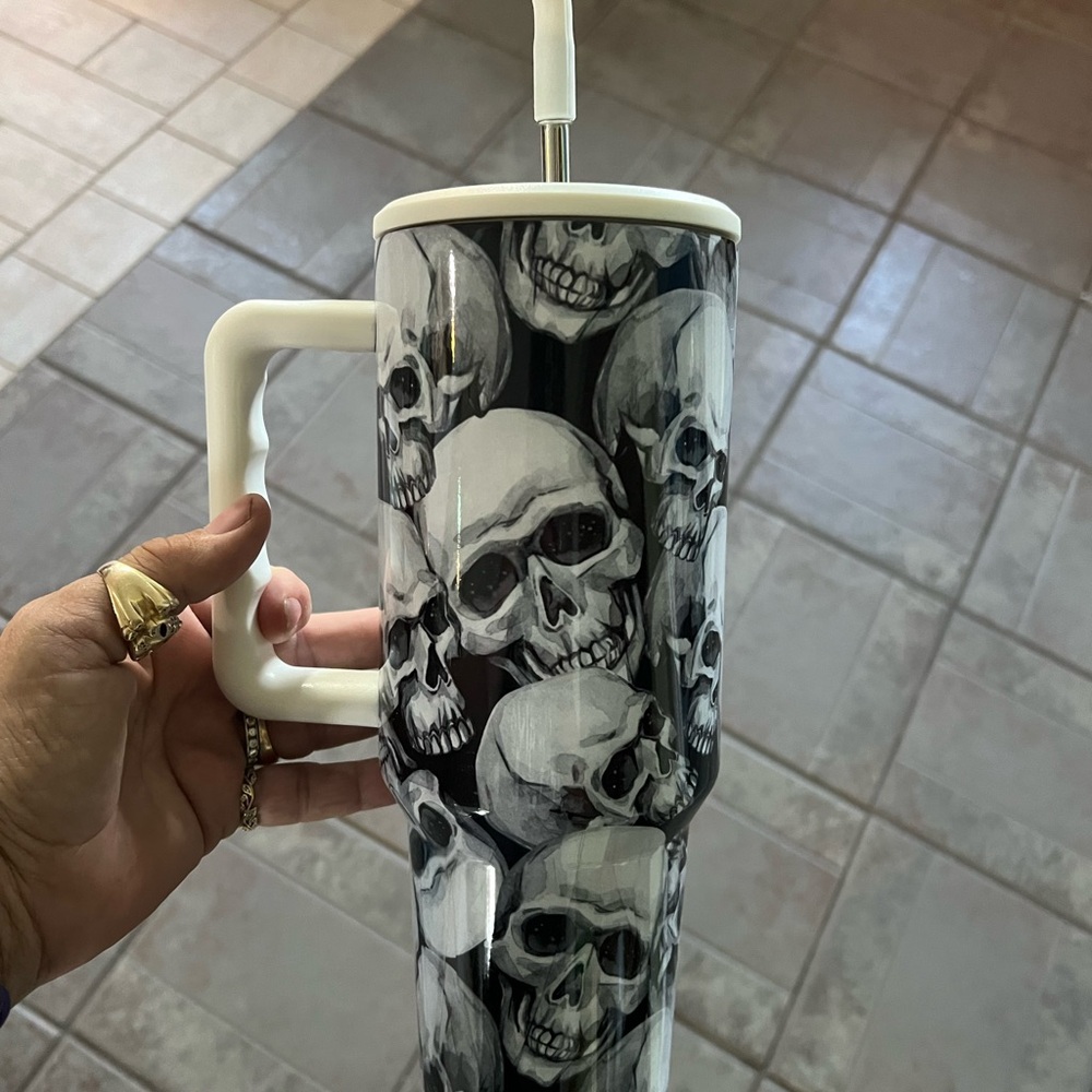 New skull tumbler